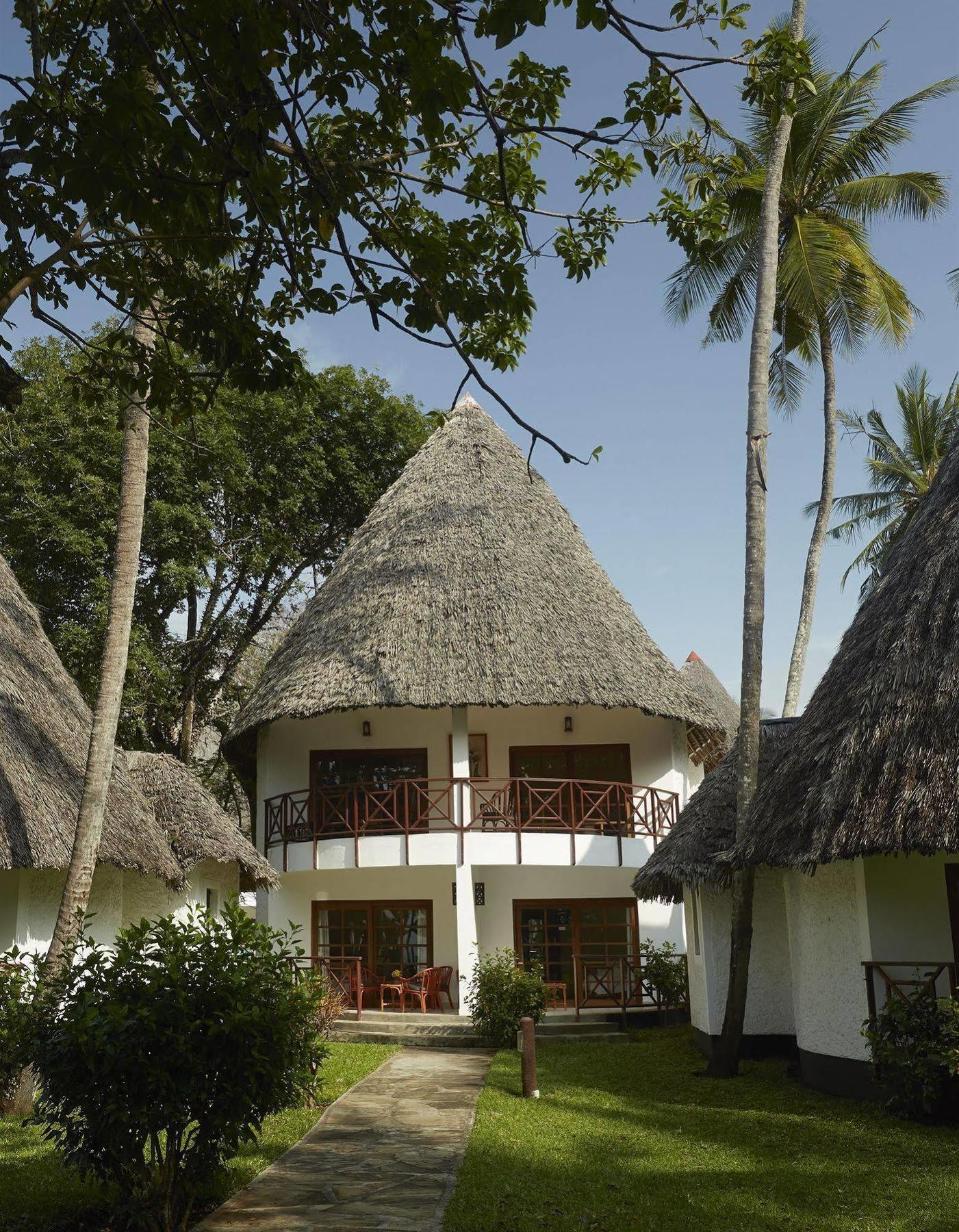 Neptune Village Beach Resort & Spa Galu Exterior foto
