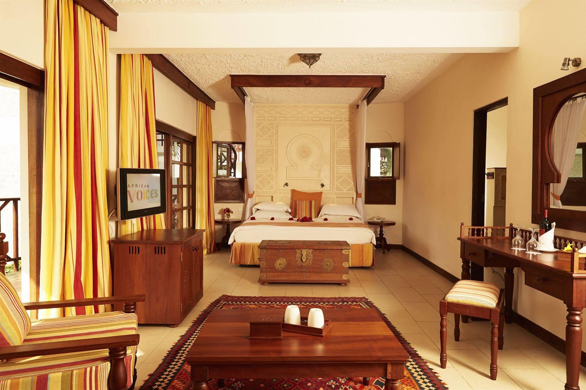 Neptune Village Beach Resort & Spa Galu Exterior foto