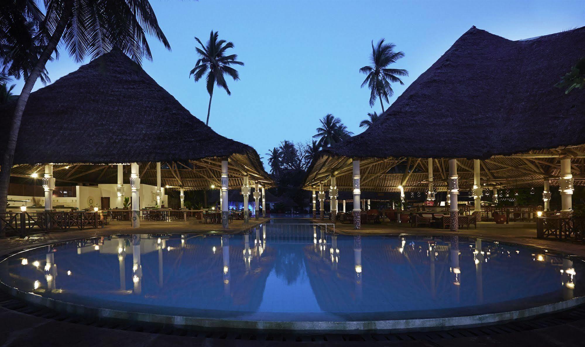 Neptune Village Beach Resort & Spa Galu Exterior foto